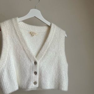 urban outfitters crop top